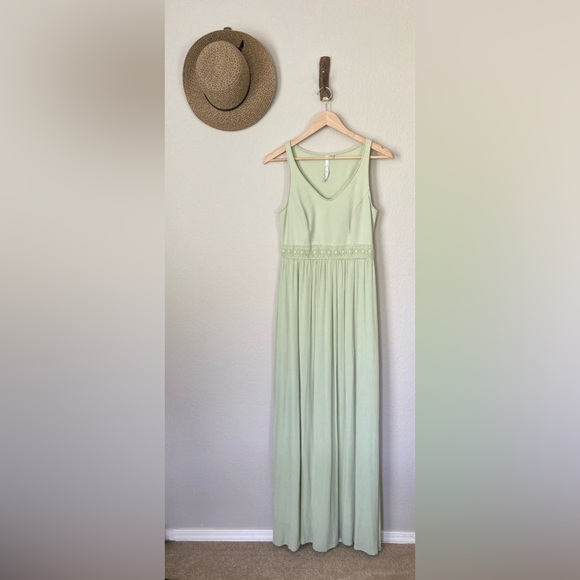 NWOT LC Sage Spring Green summer formal wedding guest bridesmaid maxi dress - Picture 3 of 9